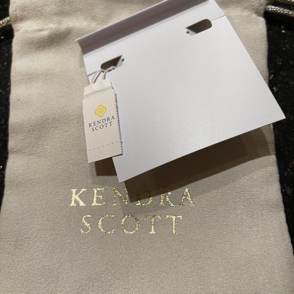 Kendra Scott earrings - Picture 4 of 4